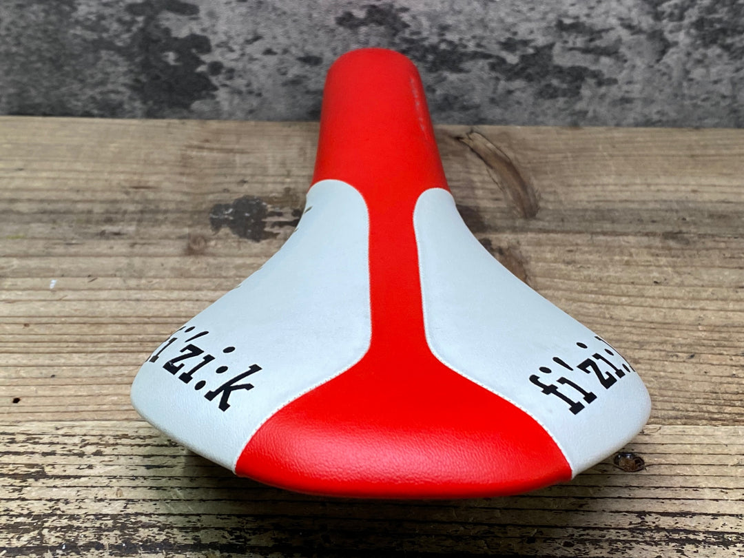 JN799 フィジーク fizik アンタレス ANTARES R3 サドル カーボンレール 赤白 143mm