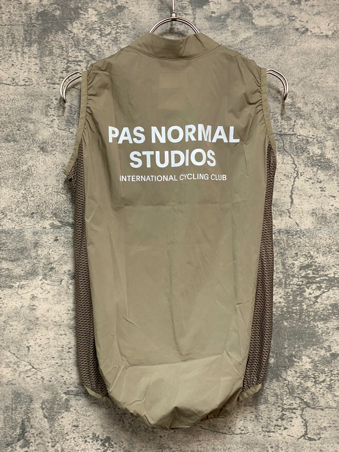 JY512 パスノーマルスタジオ PAS NORMAL STUDIOS Mechanism Stow Away Gilet ジレ サイクルベスト ベージュ M