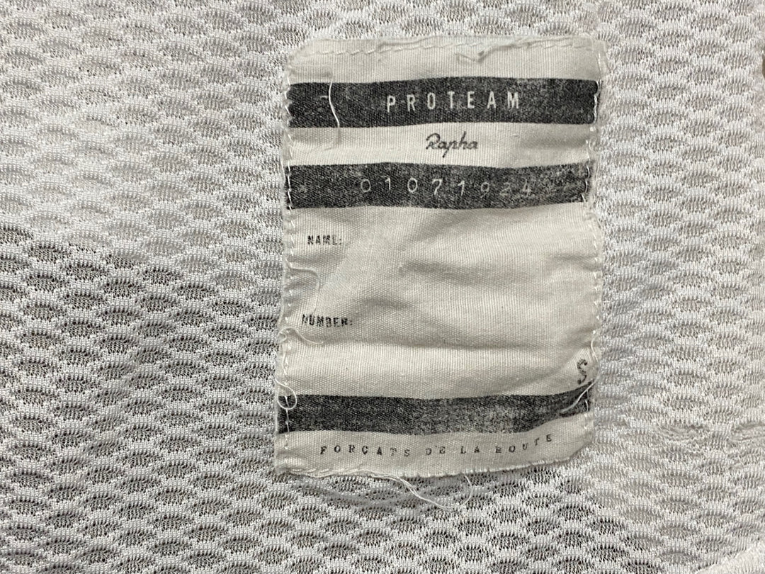 KK621 ラファ Rapha PRO TEAM BASE LAYER ノースリーブ ベースレイヤー 白 S ※ほつれ