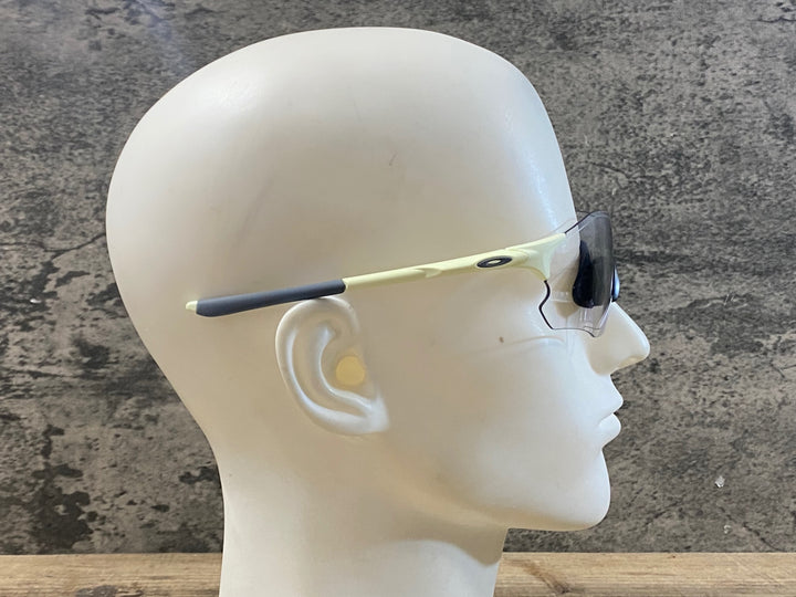 JV606 オークリー OAKLEY EV ZERO サングラス アイウェア 白 PHOTOCHROMIC ※フレーム日焼け