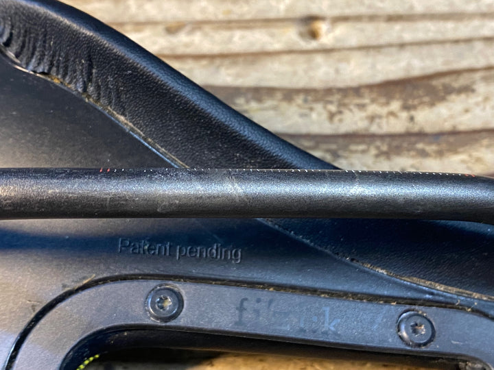 JS941 フィジーク fizik アンタレス ANTARES R3 OPEN サドル 黒 黃 Kiumレール