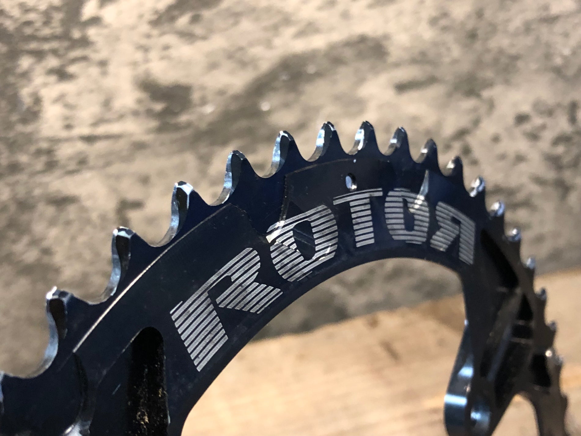 JP618 ローター ROTOR QRINGS 楕円チェーンリング アウター 52T 110BCD