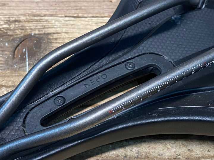 JP001 フィジーク fizik アリオネ ARIONE OPEN R3 REGULAR サドル 黒 青 kiumレール