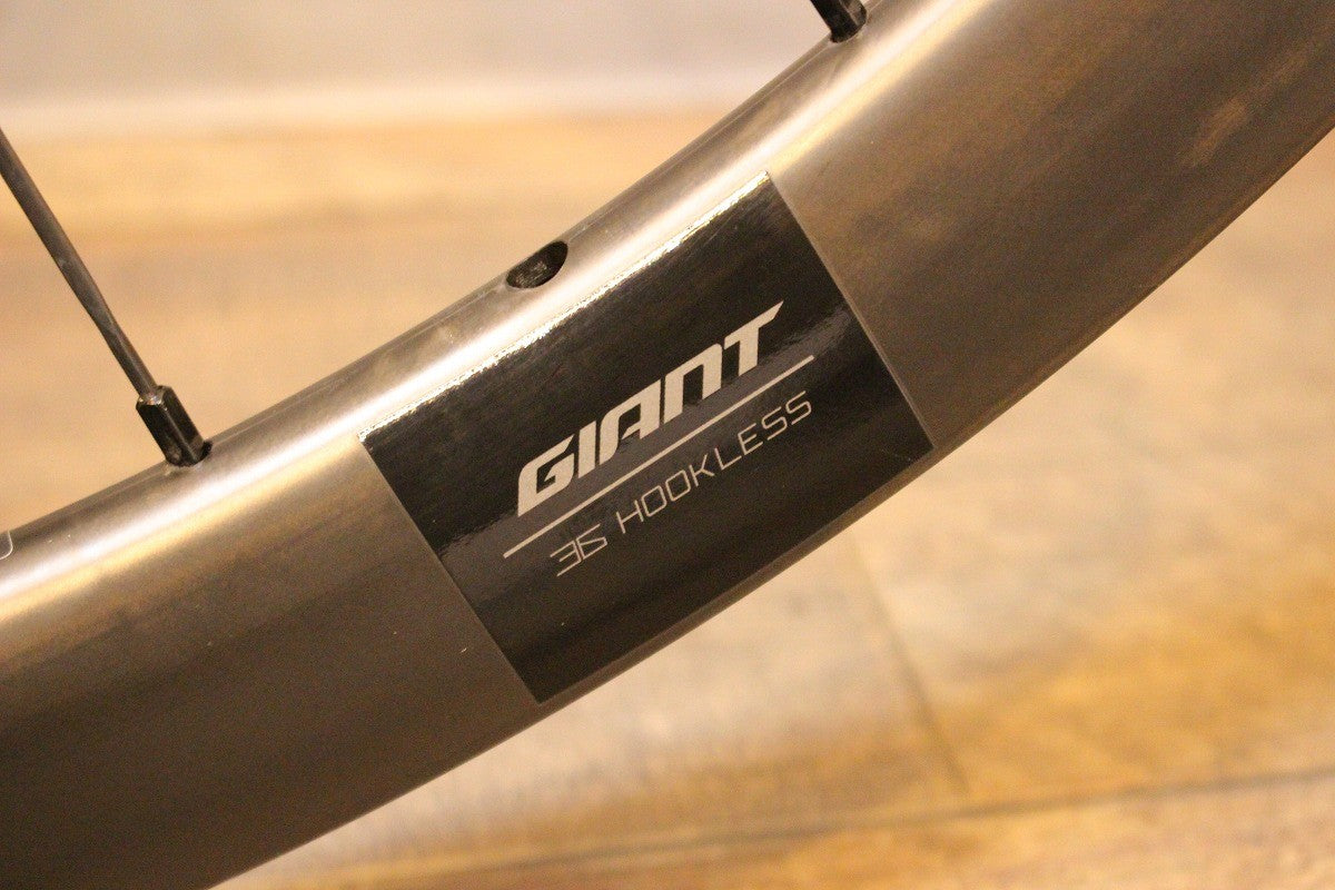 GIANT SLR1 DISC 30㎜ カーボン ホイール シマノ GIANT SLR1 DISC 30㎜ カーボン ホイール シマノ - メルカリ