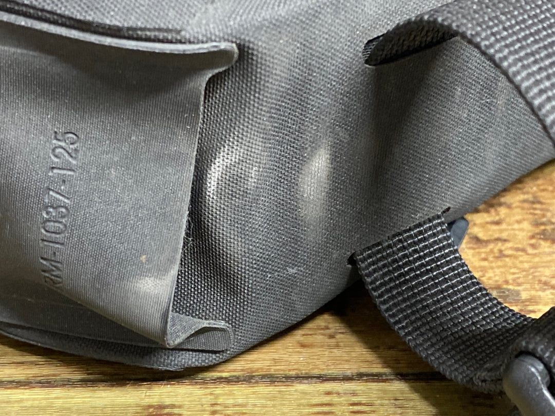 KI942 アピデュラ APIDURA RACING FRAME PACK 2.4L フレームバッグ 黒