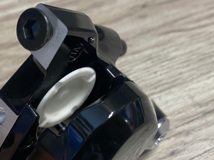 KE959 シマノ SHIMANO 105 BR-R7070 ディスクブレーキキャリパー 前後セット