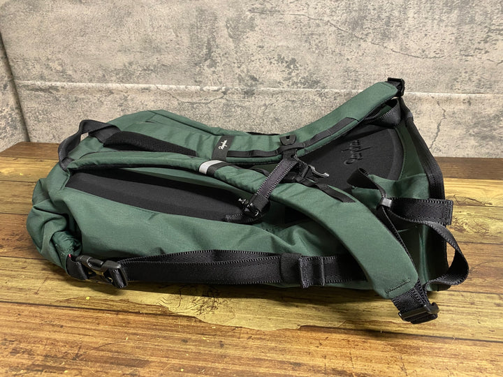 KJ011 ラファ Rapha BACKPACK SMALL バックパック 深緑 20L