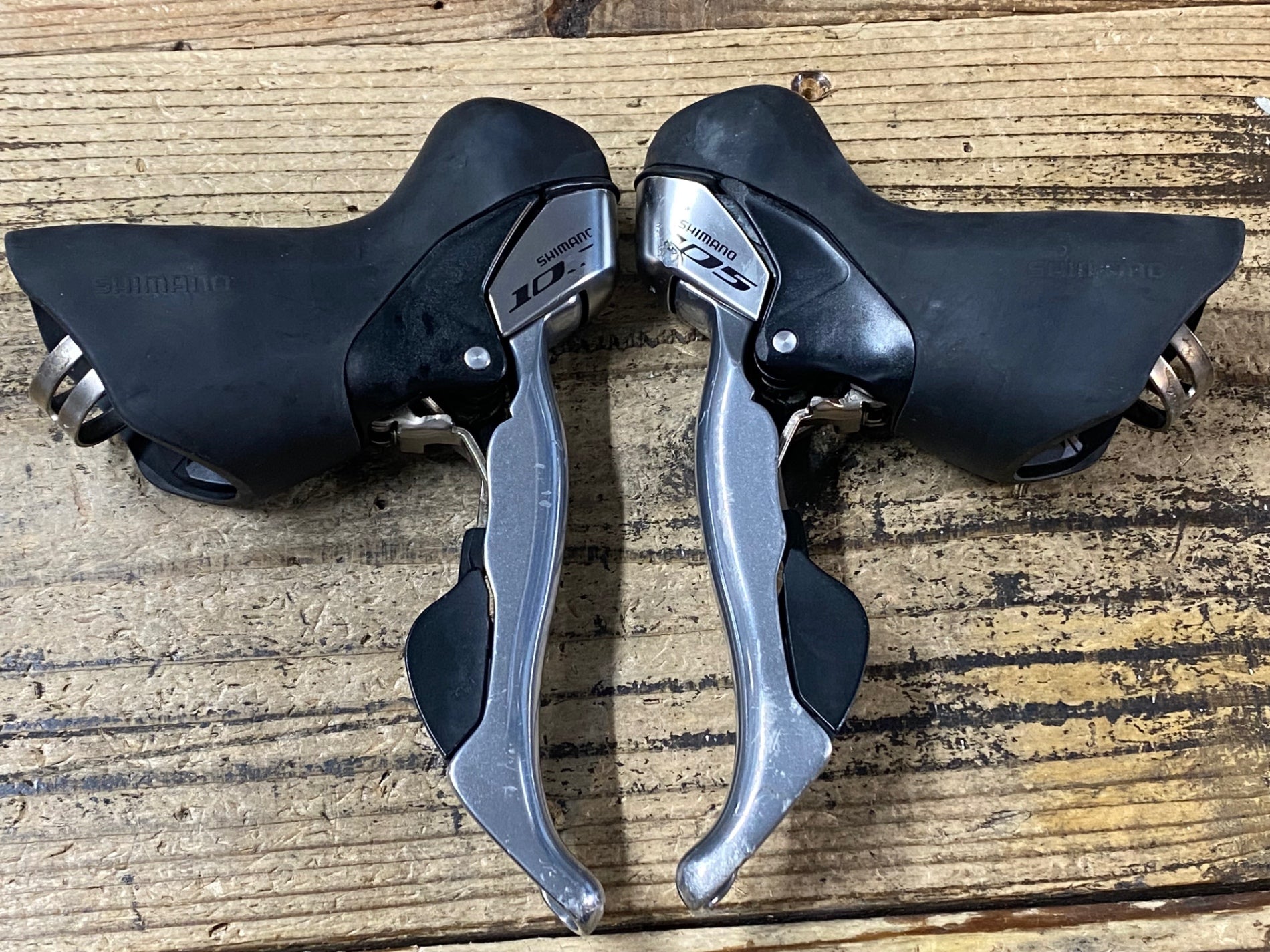 KB454 シマノ SHIMANO 105 ST-5700 STIレバー 2x10S ※右側変速不良