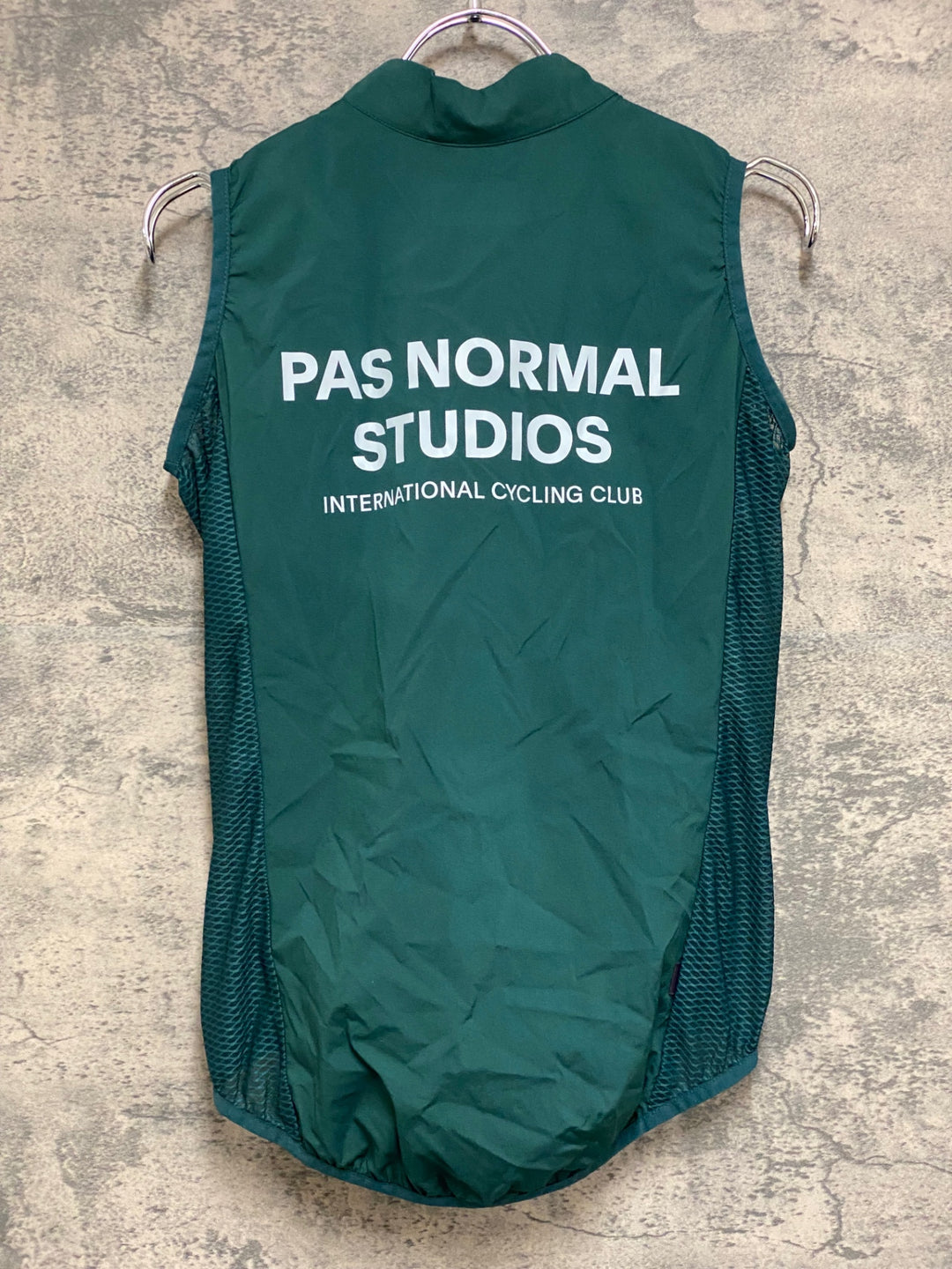 JN306 パスノーマルスタジオ PAS NORMAL STUDIOS サイクルベスト ジレ 緑 XS