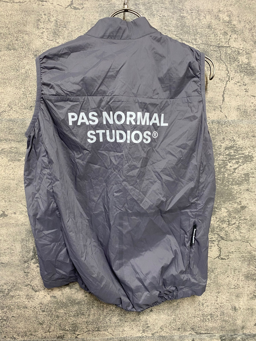 KA512 パスノーマルスタジオ PAS NORMAL STUDIOS ESSENTIAL INSULATED GILET ジレ サイクルベスト グレー M