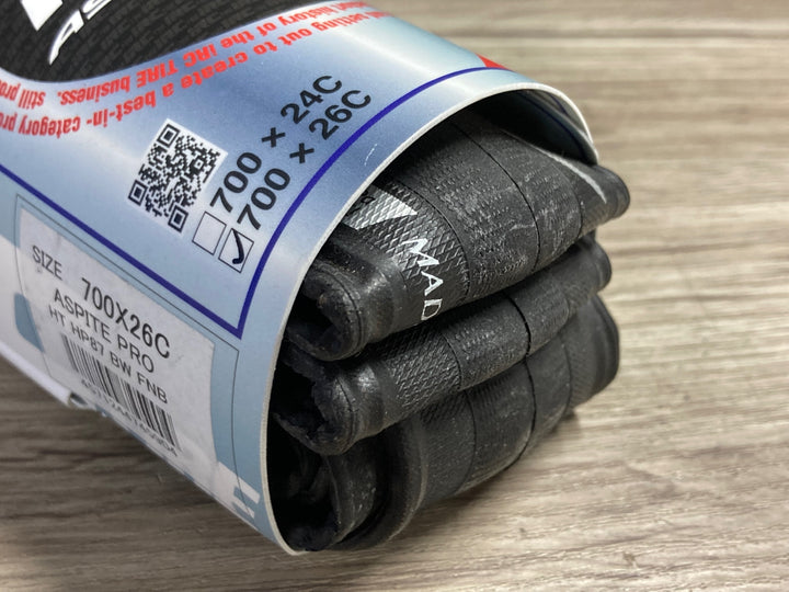 JX506 iRC ASPITE PRO クリンチャータイヤ 700x26C