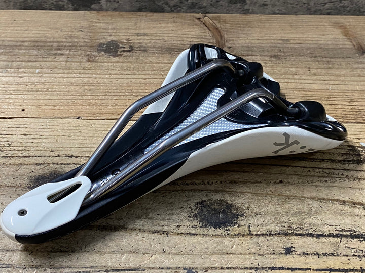KQ626 フィジーク fizik ALIANTE サドル 白 kiumレール