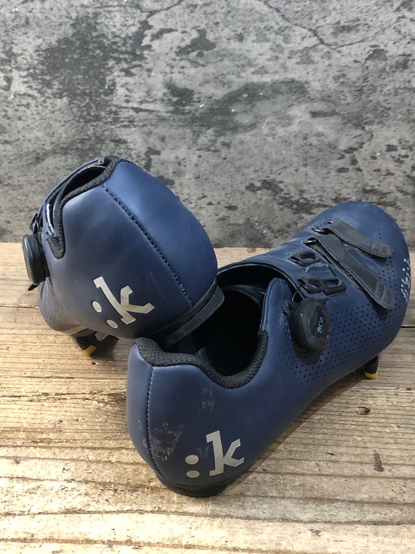 JZ704 フィジーク fizik R4 ビンディングシューズ 紺 EU41 – BICI