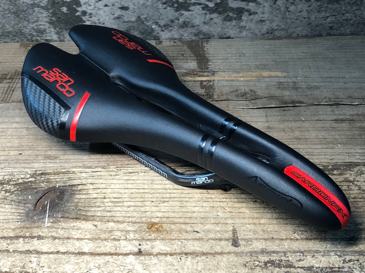 JJ502 セラサンマルコ selle sanmarco ASPIDE CARBON FX カーボンレール サドル 黒/赤
