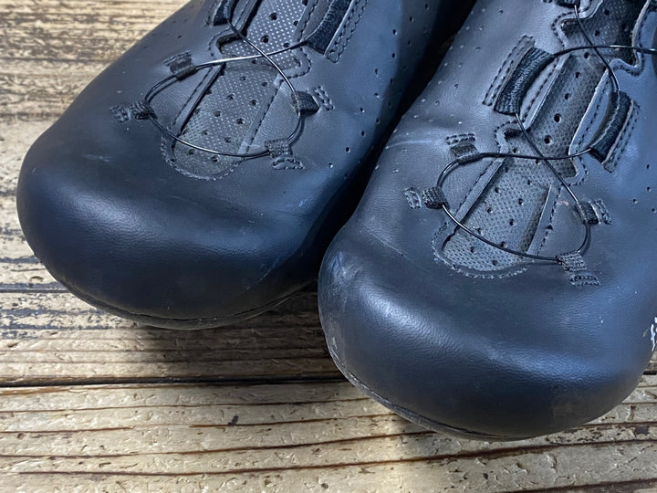 KB381 フィジーク fizik VENTO OMNA WIDE SPD-SLシューズ EU40.5 3穴 黒 ※傷スレ
