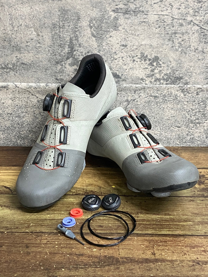 JY254 フィジーク fizik テンポ TEMPO R4 ビンディングシューズ SPD-SL グレー EU41　※余臭強め