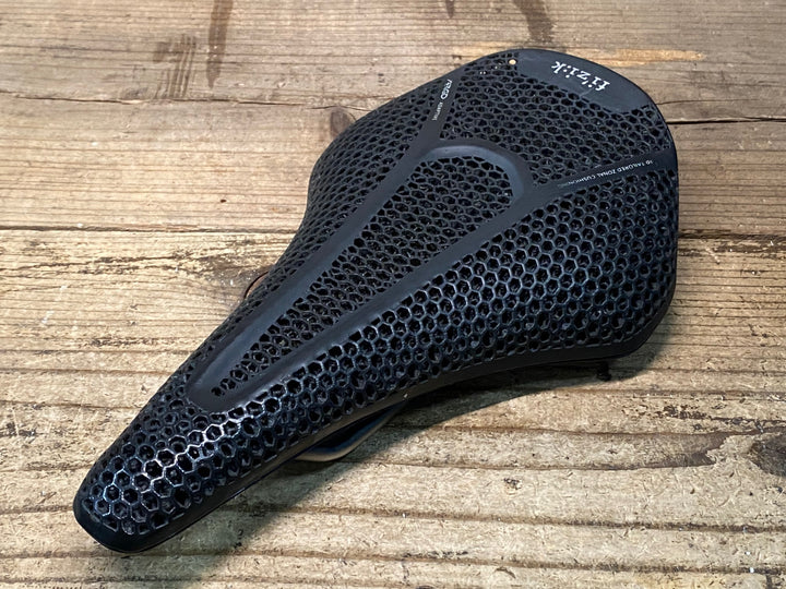 JQ830 フィジーク fizik ヴェント アルゴ VENTO ARGO R3 ADAPTIVE kiumレール 黒 150mm