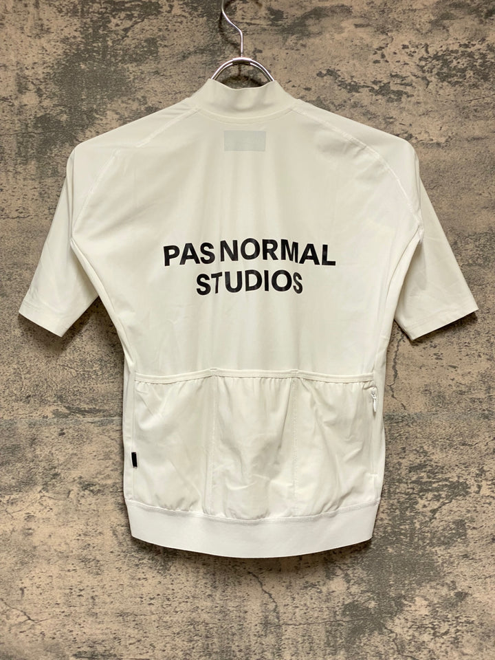 KJ320 パスノーマルスタジオ PAS NORMAL STUDIOS Essential Jersey 半袖 サイクルジャージ 白 XS ※小汚れあり