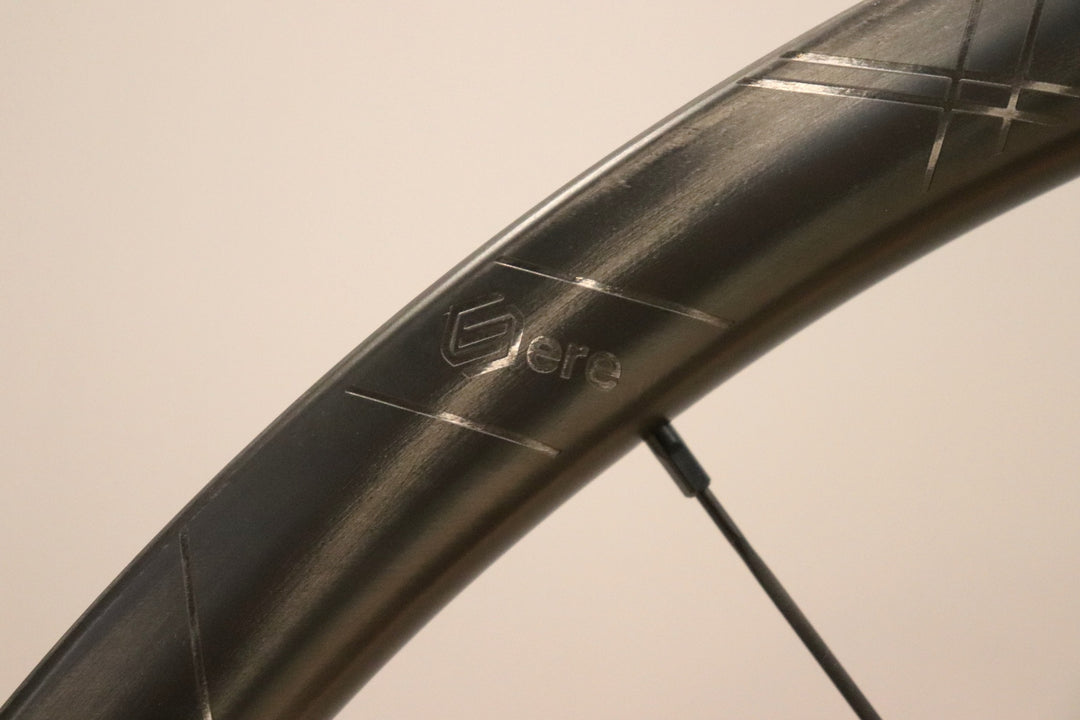未使用 エレリサーチ ERE RESEARCH ジーナス GENUS SL30 DISC シマノ11S/12S カーボン チューブレスレディ ホイールセット 21C 【仙台店】