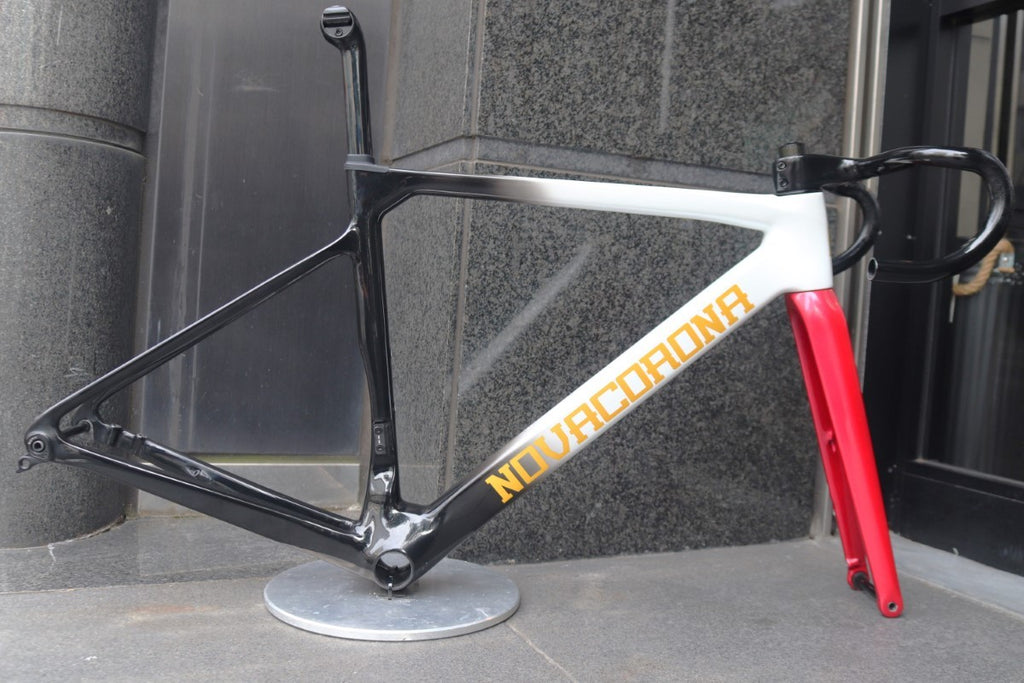 【ピストバイク】NOVACORONA カーボンフレーム size M ピストバイク】NOVACORONA カーボンフレーム size M