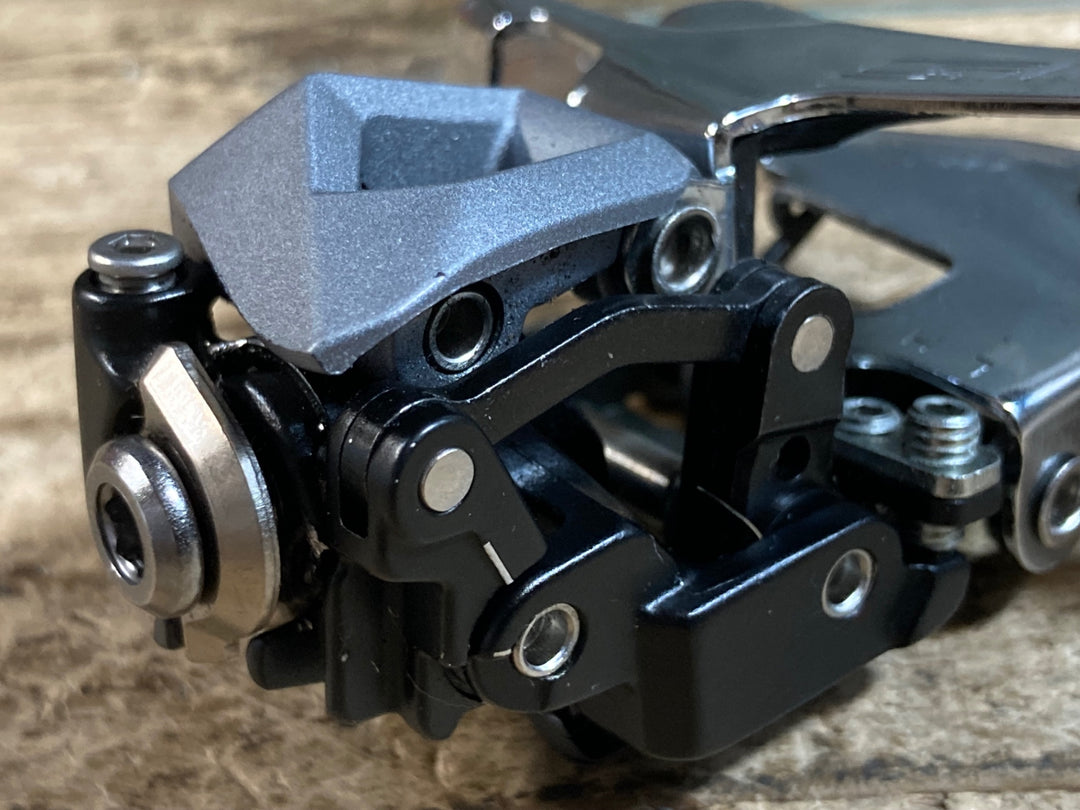 KB565 シマノ SHIMANO 105 FD-R7000 フロントディレイラー シルバー 直付 キャップ欠品
