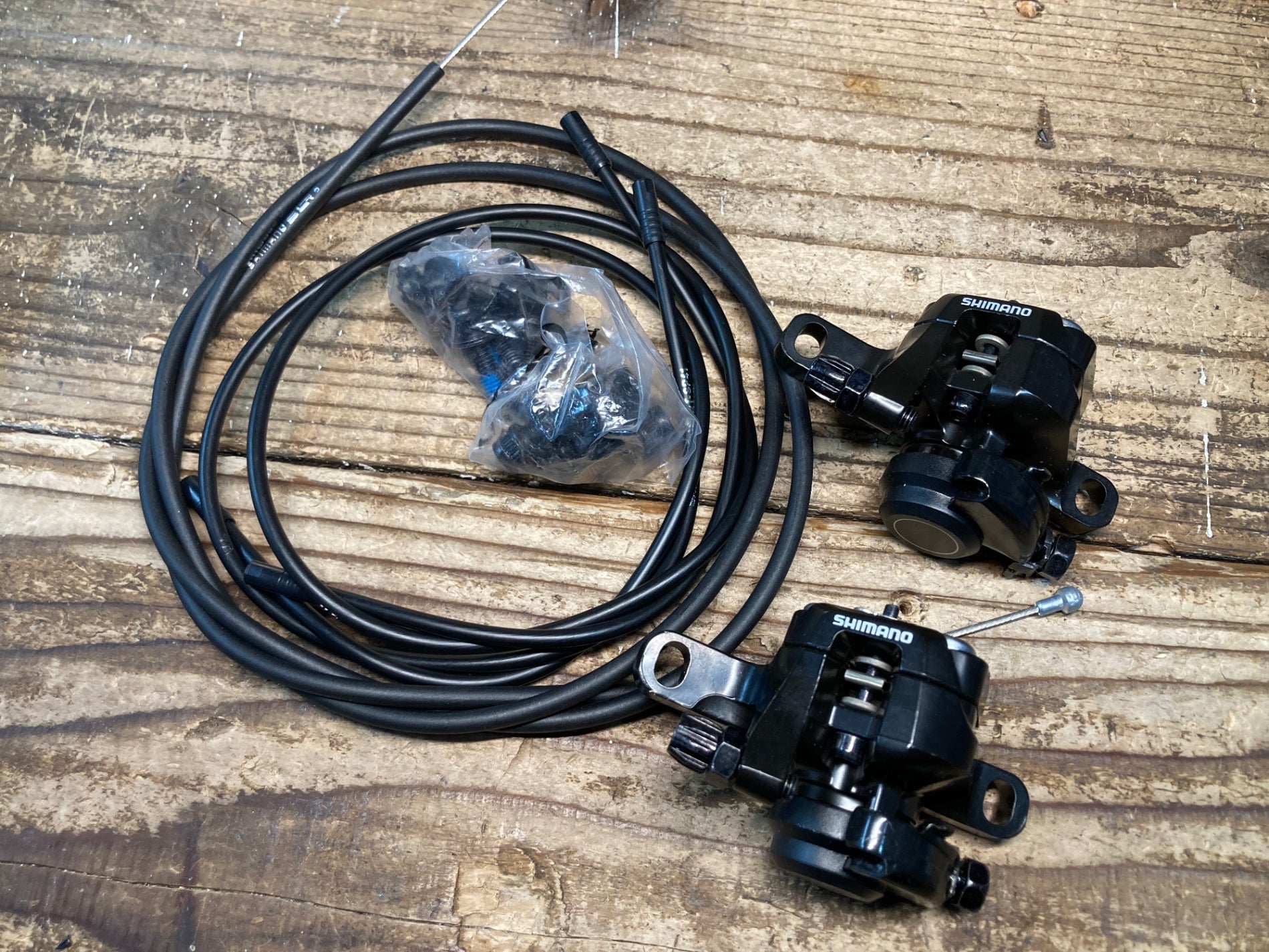 HQ681 シマノ SHIMANO クラリス CLARIS R2000 2×8S 機械式ディスク