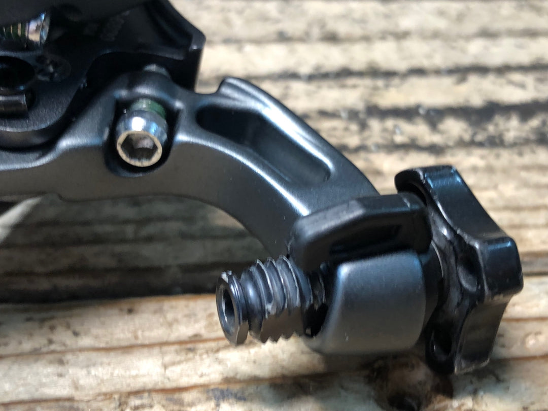 JR018 シマノ SHIMANO アルテグラ ULTEGRA BR-6800-F フロント ブレーキキャリパー ※ナット欠品