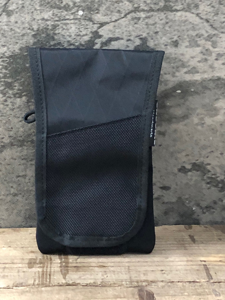 KN819 shoonie スマホポーチ 黒