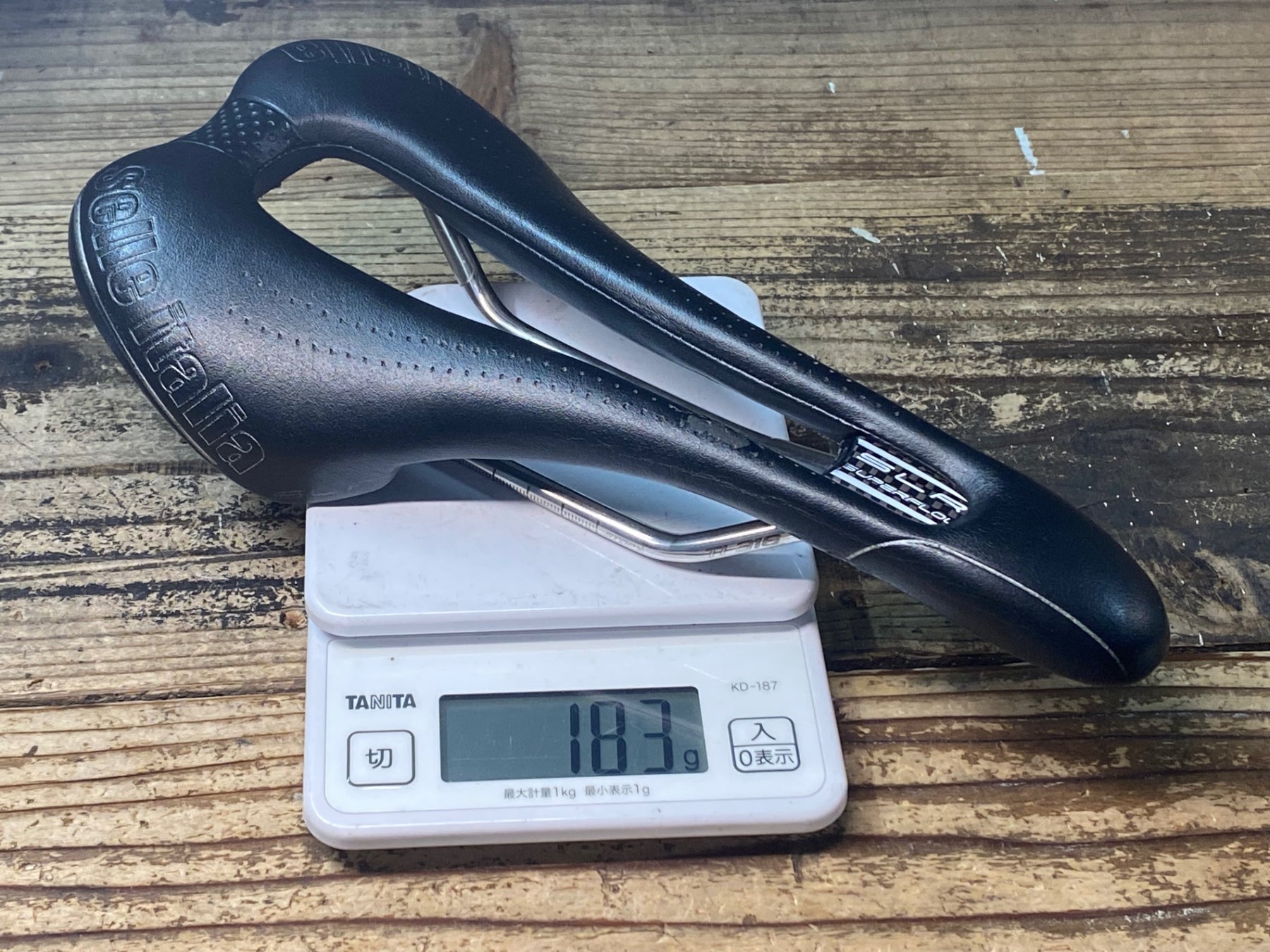 selle ITALIA セライタリア SLR サドル　ブラック　チタンレール JM076 セライタリア selle ITALIA SLR SUPERFLOW S3 サドル 黒