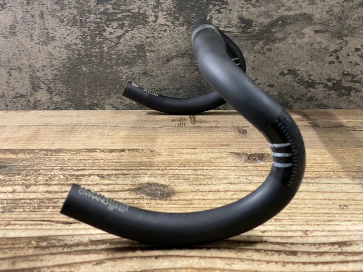 KH822 フィジーク fizik CYRANO 00 カーボン ドロップハンドル ブラケットC-C400mm Φ31.8 ※クランク部凹みのためジャンク