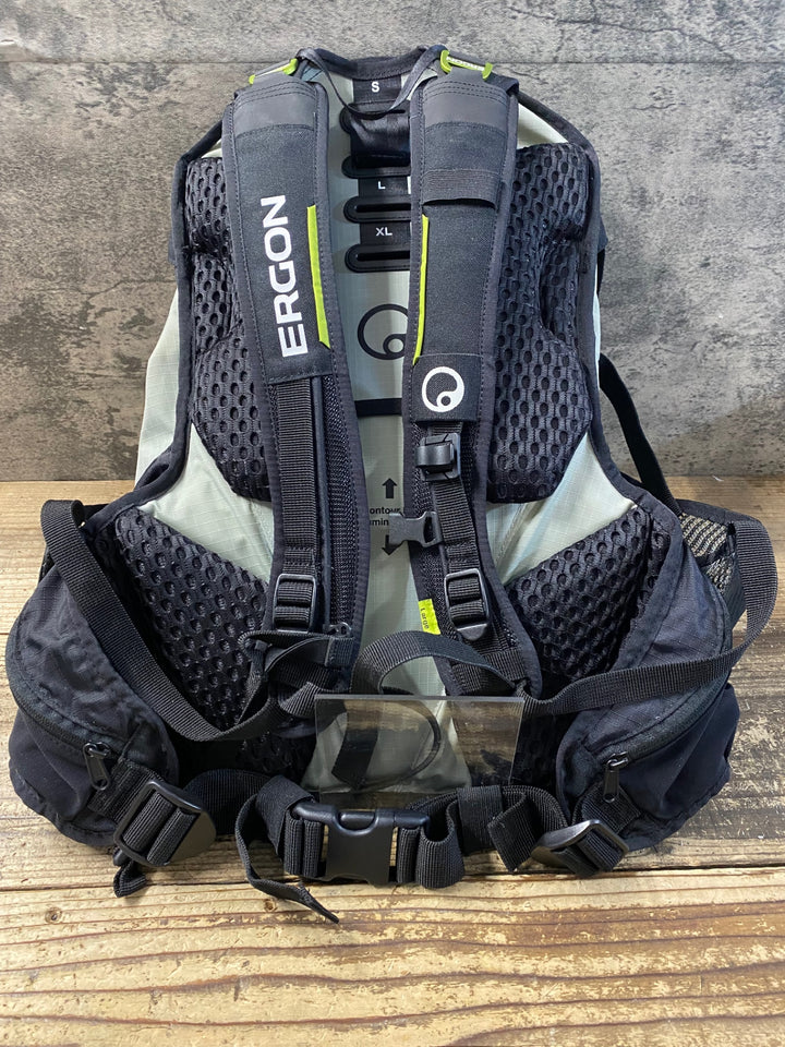 KE118 エルゴン ERGON BX4 リュックサック バックパック 黒