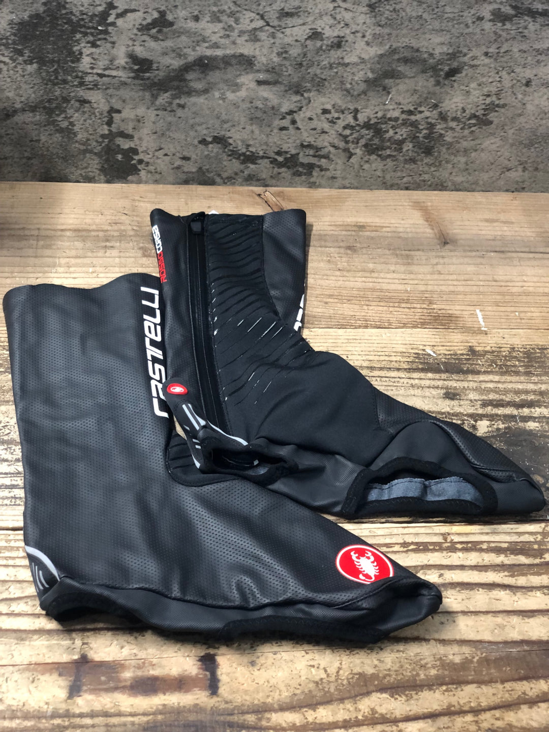 KC796 カステリ CASTELLI ロッソコルサ ROSSO CORSA シューズウォーマー 黒 L 裏起毛