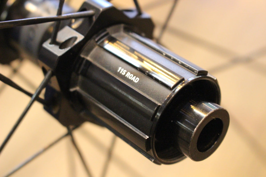 ボントレガー BONTRAGER アイオロス AEOLUS PRO 37 DISC カーボン チューブレスレディ ホイールセット シマノ 11/12S 21C【名古屋店】
