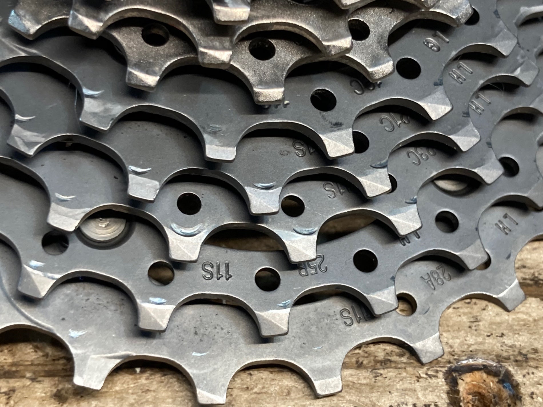 パーツ dura ace cs-9000 11-28t SHIMANO 「シマノ」 DURA-ACE CS-9000 11-28T スプロケット