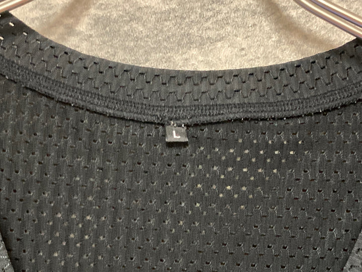 JZ081 オンヨネ ON-YO-NE ノースリーブ ベースレイヤー 黒 L