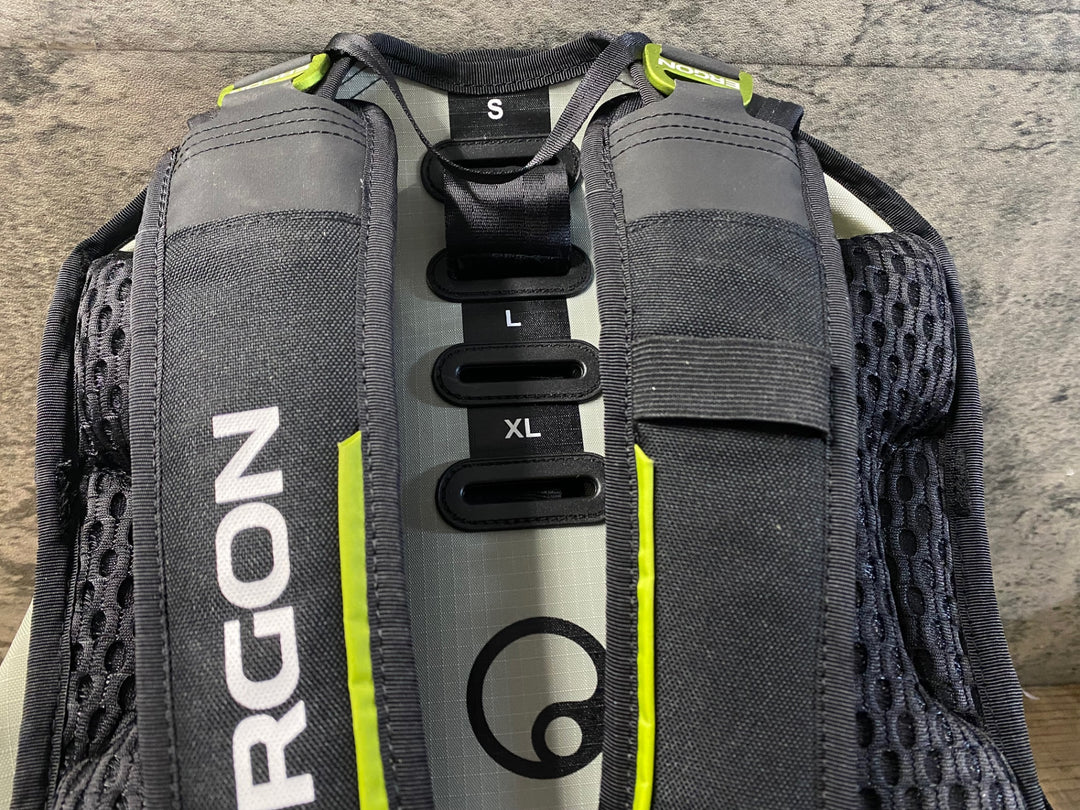 KE118 エルゴン ERGON BX4 リュックサック バックパック 黒