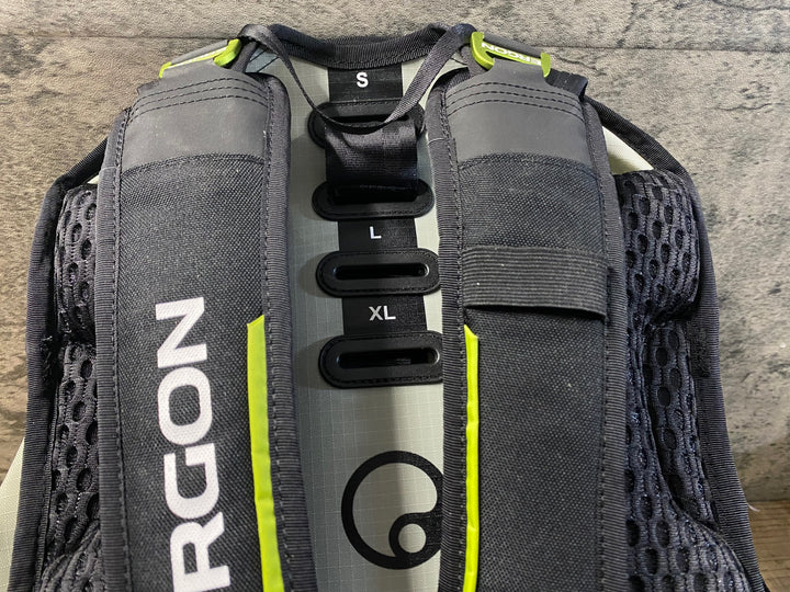 KE118 エルゴン ERGON BX4 リュックサック バックパック 黒