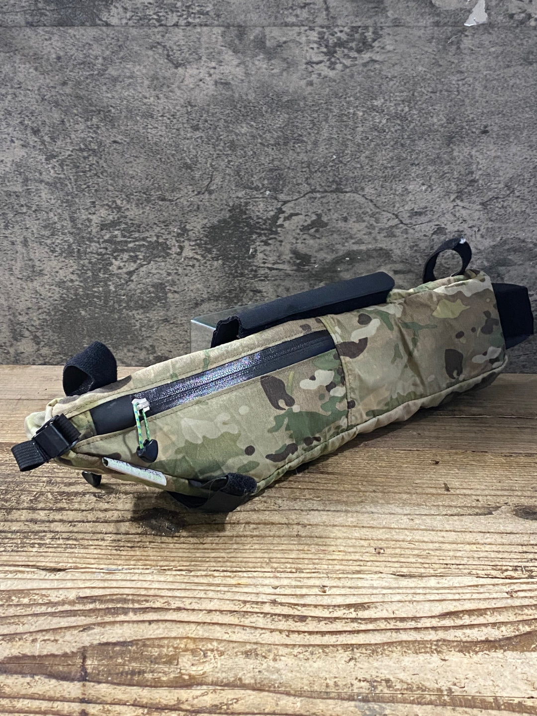 KL746 OVEJA NEGRA フレームバッグ カモフラ