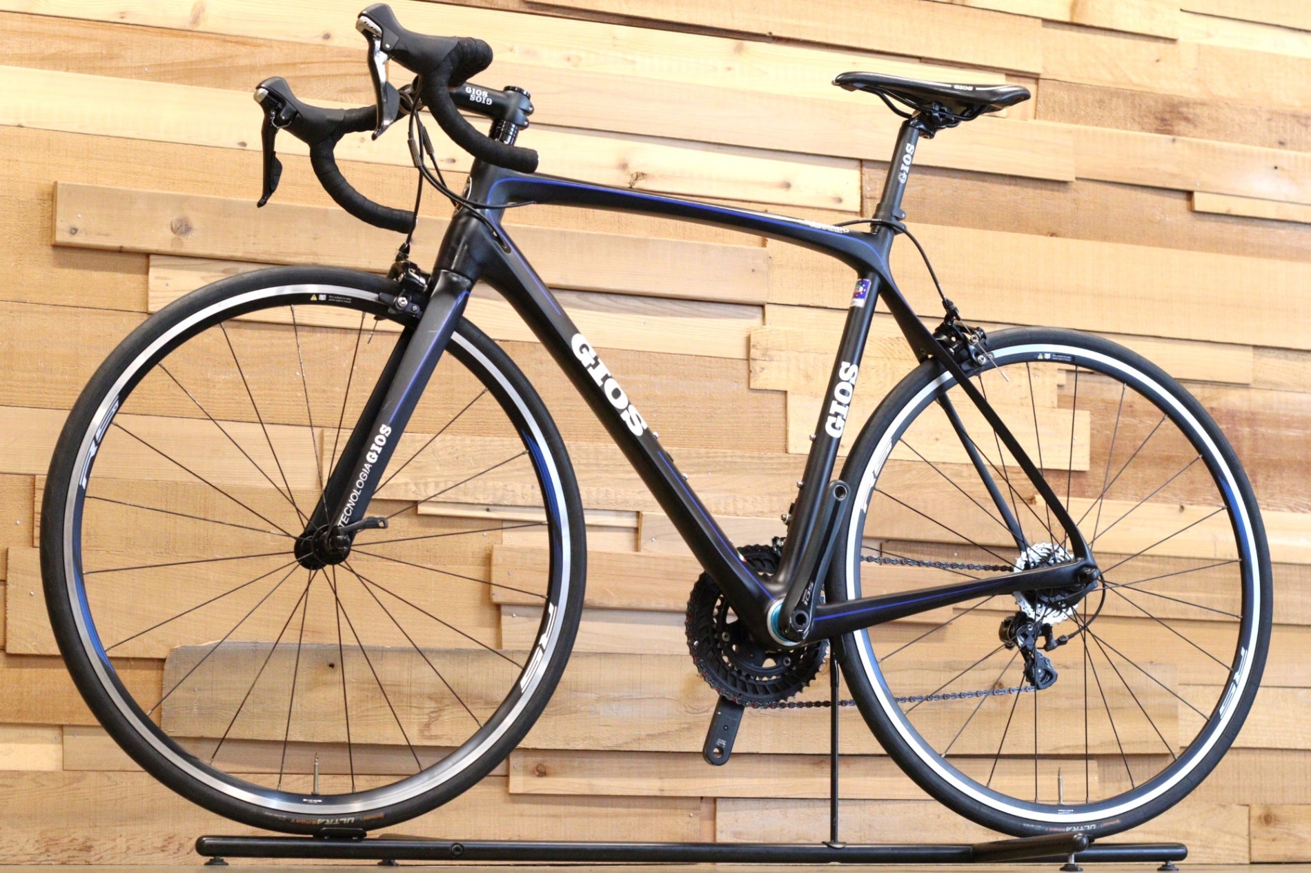 GIOS ロードバイク カーボン ブラック TORNADO SHIMANO105 ウエムラサイクルパーツインターネット店 / 【数量限定】GIOS (ジオス