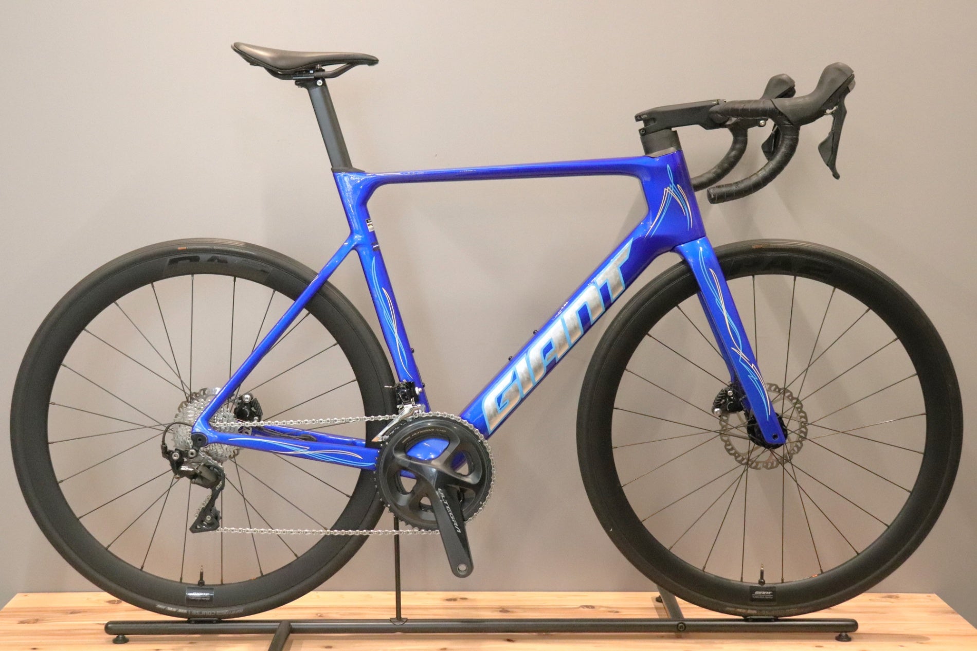 GIANT propel advanced2 Mサイズ シマノ 105 Giant Propel Advanced 2 Shimano 105 Road Bike 2022, Size Large