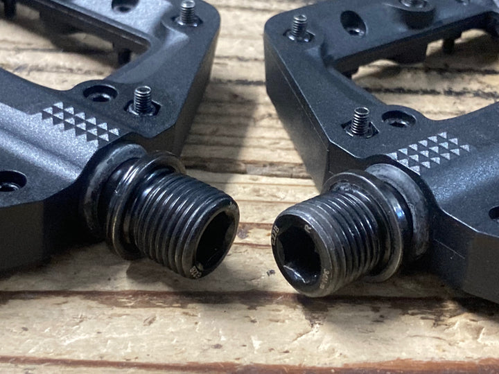 JZ531 クランクブラザーズ CrankBrothers STAMP 1 フラットペダル 黒