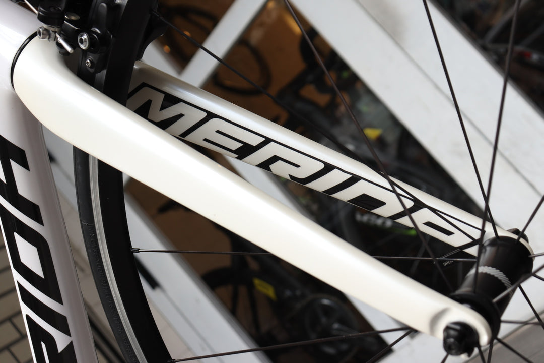 BFV013 メリダ MERIDA スクルトゥーラ SCULTURA 4000 2017モデル 50サイズ シマノ 105 5800 MIX 11S カーボン ロードバイク 【横浜店】