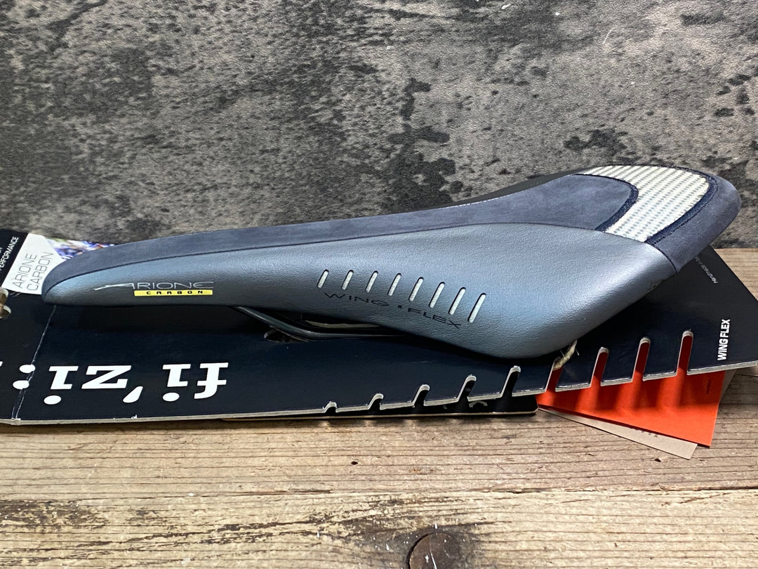 JR322 フィジーク fizik ARIONE CARBON サドル グレー Ti reinforced レール