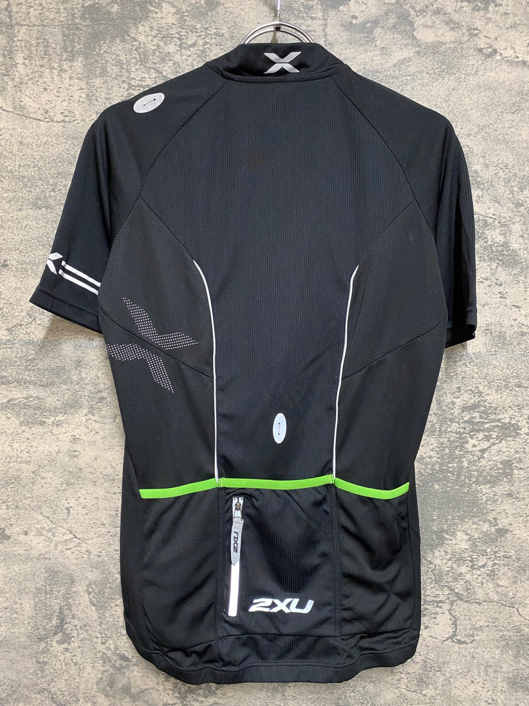 JN199 ツータイムズユー 2XU 半袖 サイクルジャージ 黒 M ほつれあり