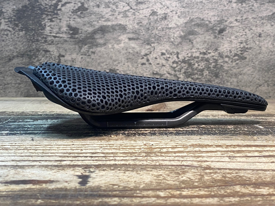 JG748 フィジーク fizik アンタレス ANTARES VERSUS EVO ADAPTIVE サドル 黒 カーボンレール 139mm