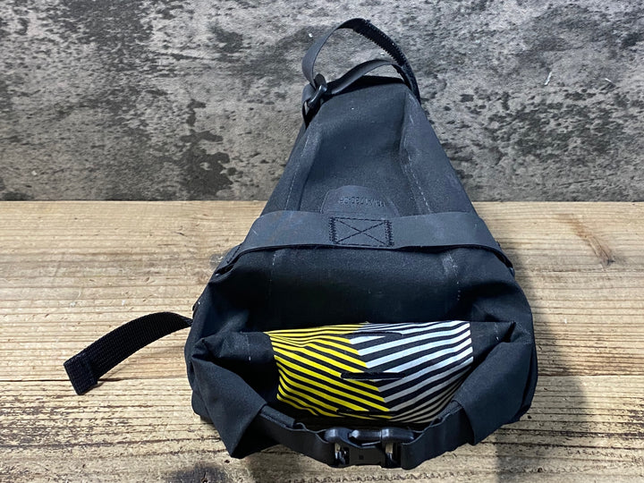 KE213 アピデュラ APIDURA RACING SADDLE サドルバッグ 5L