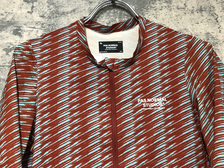 JV762 パスノーマルスタジオ PAS NORMAL STUDIOS SOLITUDE JERSEY 半袖サイクルジャージ 赤青 XL