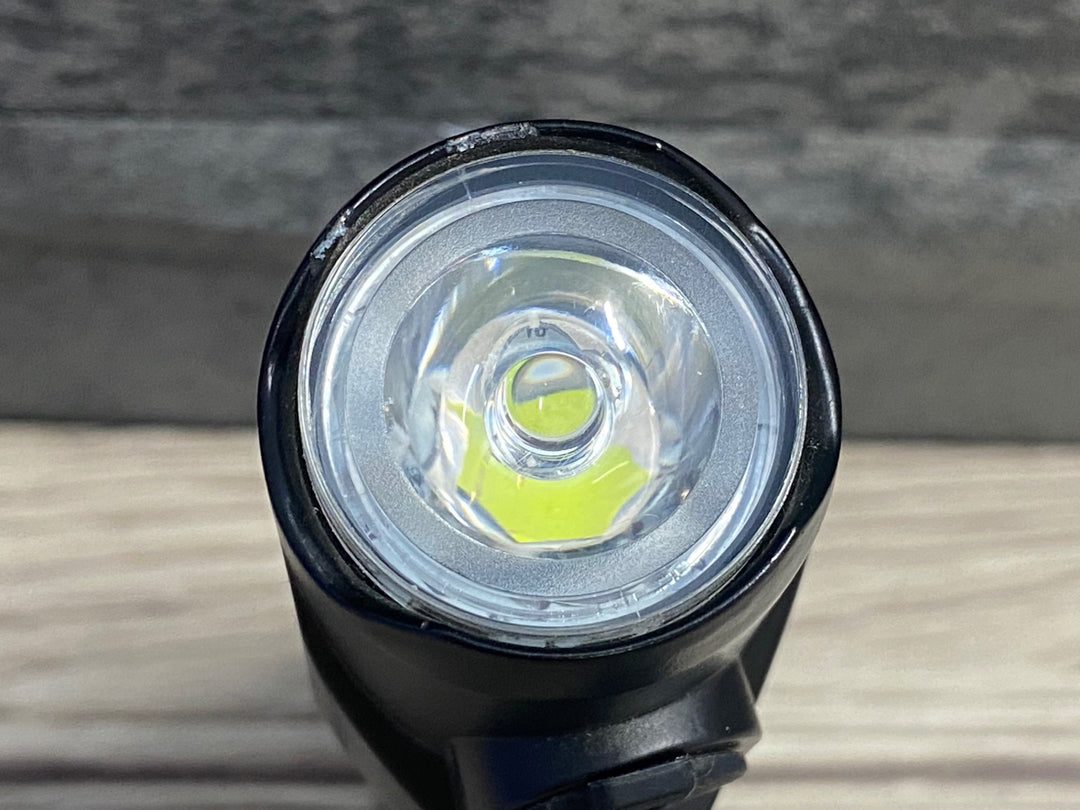 KK089 キャットアイ CATEYE VOLT800 フロントライト ※点灯確認済み、マウント付属