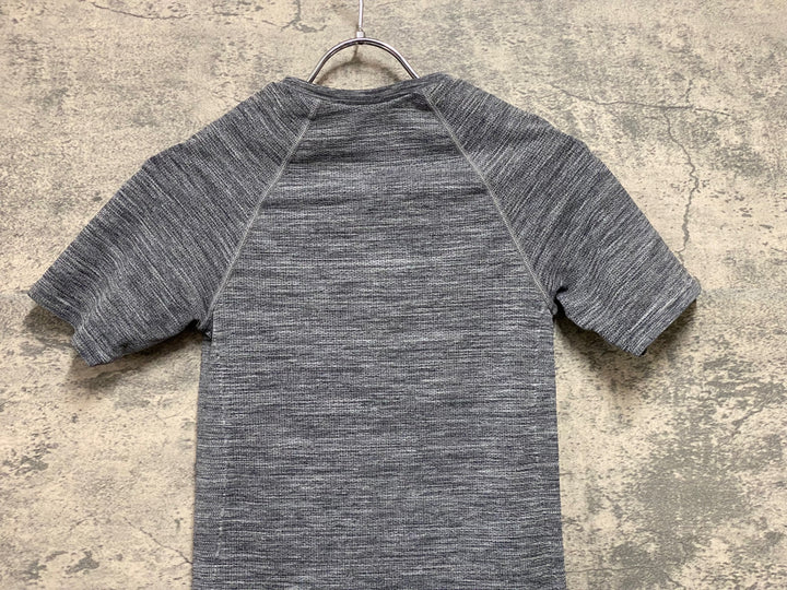 JV696 スペシャライズド SPECIALIZED SEAMLESS BASELAYER SS 半袖 ベースレイヤー グレー S