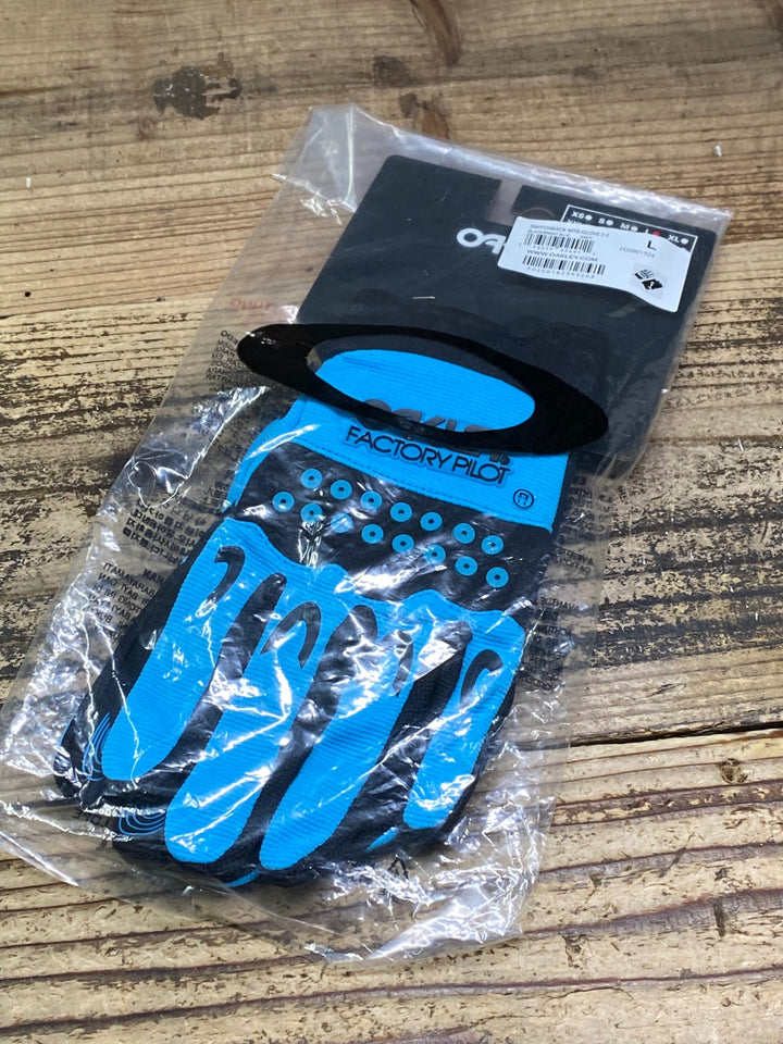 JN151 オークリー OAKLEY 長指 グローブ 黒 水色 L